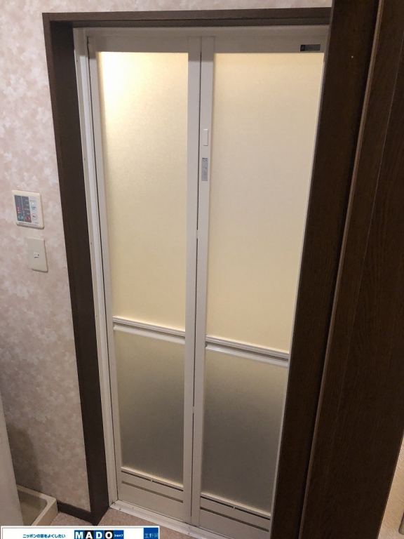 YKK AP　サニセーフⅡ　(浴室折戸)